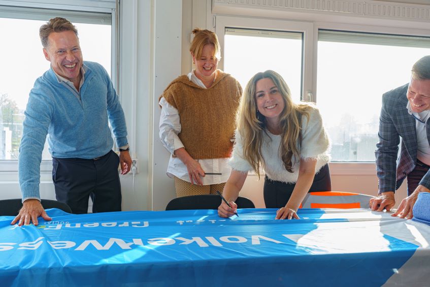 Naomi volker wessels Tekenmoment Volker wessels